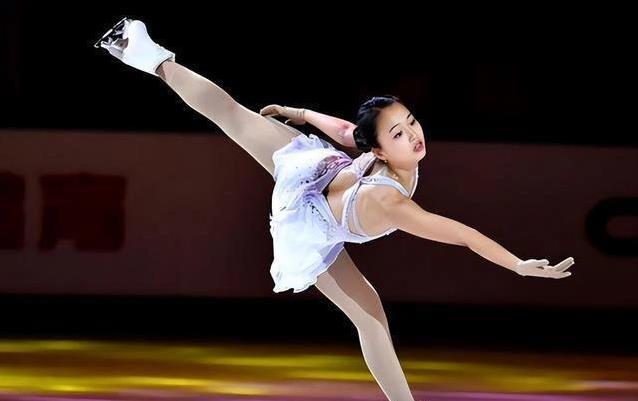 眼神也更坚 眼神也更坚